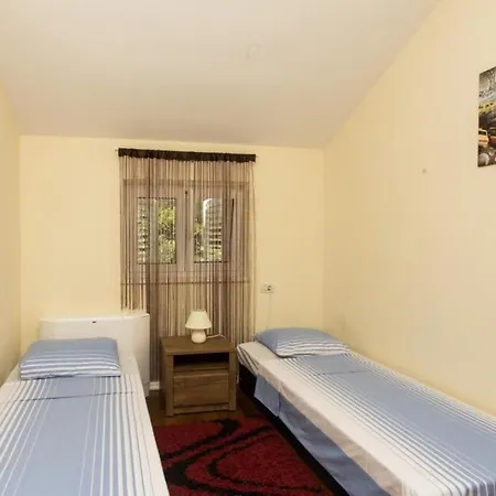Dina - Two Bedroom With Balcony And Sea View A4+1 *