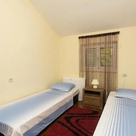 Апартаменты Dina - Two Bedroom With Balcony And Sea View A4+1